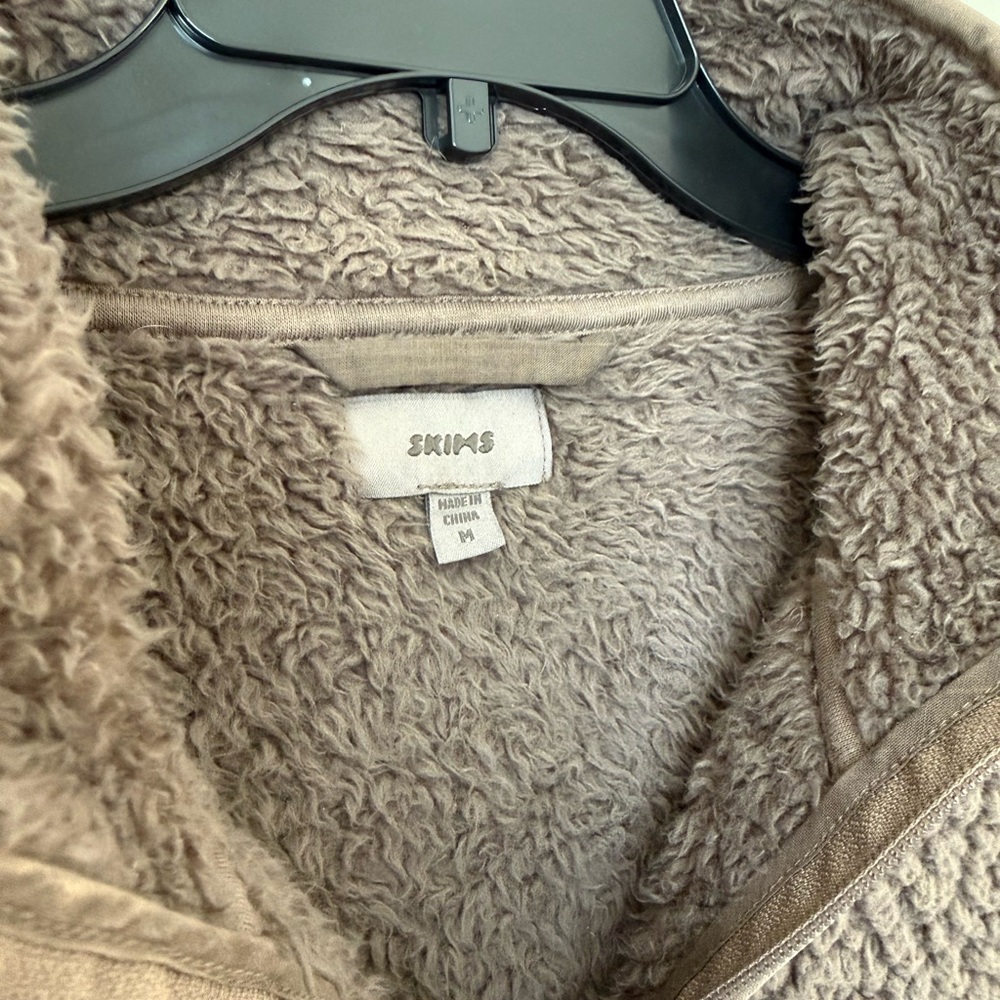 SKIMS Teddy Pullover Sherpa Amethyst - Picture 3 of 3